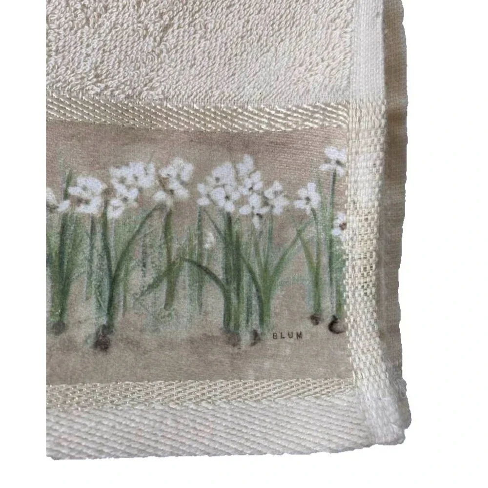 Vtg Towel Croscill Home Orchids Narcissus 2 Wash Cloth Bed Bath Beyond NEW